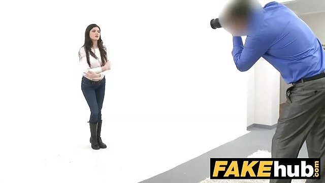 Katya femme avec un cheval porno trèfle