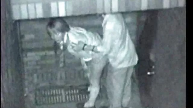 Ambre Sym chien et femme porno