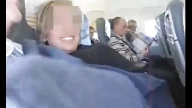 Ébène potelée se fait baiser porno les femmes avec les chiens par un étalon blanc