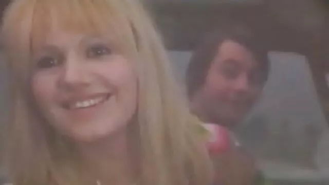 Brunette avec un video porno femme 40 ans cul cool fougueux se masturbe