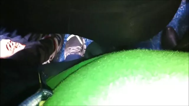 Le mec a conduit un raifort dans la chatte d'une nana sur video xxx femme la webcam