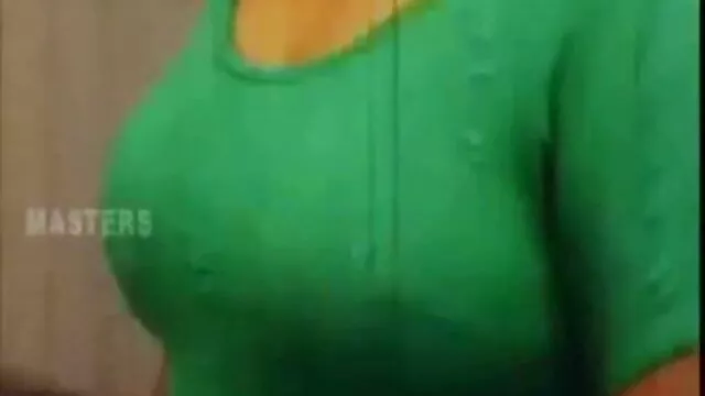 Fille aux longues jambes montre son trou et se branle video xxx homme avec un gode en verre