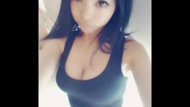 Latina profite d'une pipe en POV devant video femme fontaine xxx la caméra