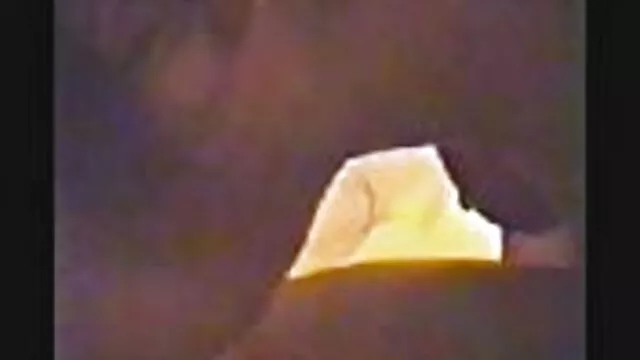 Après avoir bu un peu, le couple baisé romantiquement fille chien porno près de la cheminée