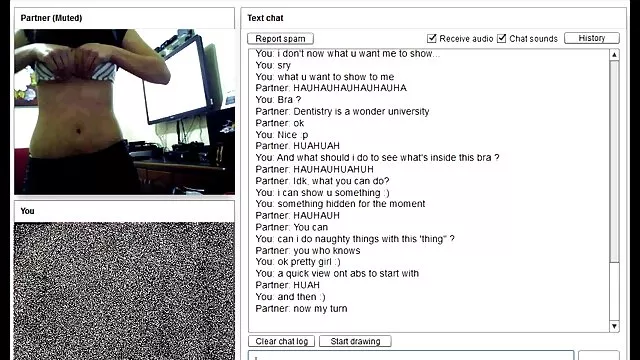 Lucie porno pour les chiens D